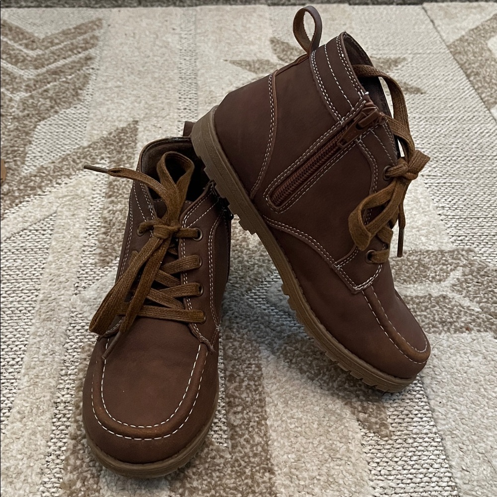 Boy’s Boots - Picture 2 of 7